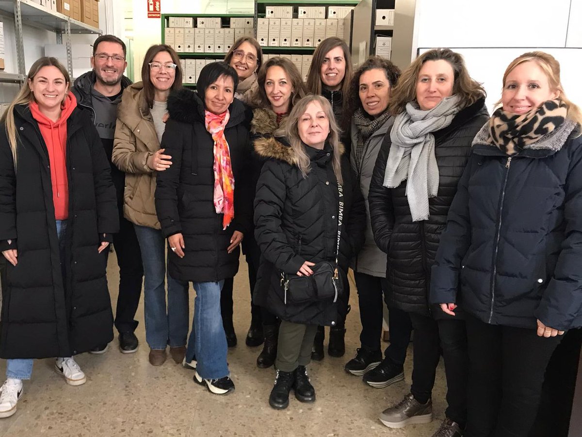 Arxiu Municipal de Lleida (@amlleida) on Twitter photo Bon dia! Ahir vam rebre la visita al dipòsit de Gardeny de les alumnes del programa Treball i Formació - Línia DONA de l'<a href="/imolleida/">Institut Municipal d'Ocupació Salvador Seguí</a>. Moltes gràcies per la vostra visita 😉
#AML #Lleida #visites
<a href="/paerialleida/">Ajuntament de Lleida</a> Bon dia! Ahir vam rebre la visita al dipòsit de Gardeny de les alumnes del programa Treball i Formació - Línia DONA de l'<a href="/imolleida/">Institut Municipal d'Ocupació Salvador Seguí</a>. Moltes gràcies per la vostra visita 😉
#AML #Lleida #visites
<a href="/paerialleida/">Ajuntament de Lleida</a>