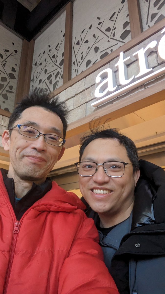 BeQL6's tweet photo. #EVOffer
With #Raymond
See you soon agsin. https://t.co/fJSCW1xOD1