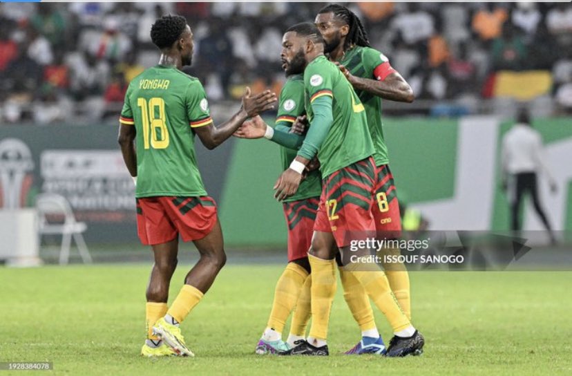 Maillot à vendre taille XL porté une seule fois (hier)😕