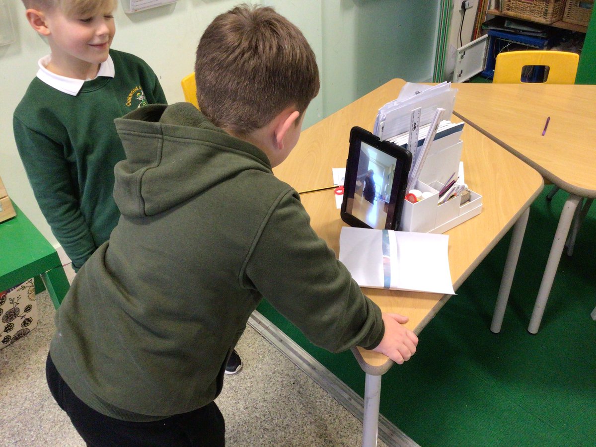 Y3Oaky's tweet photo. After planning our book trailers last week, we are now filming them. We are learning all about different camera angles and how to make these trailers exciting๐ฝ๏ธ๐ฌ #oakycomputing https://t.co/EZSh7cHbmz