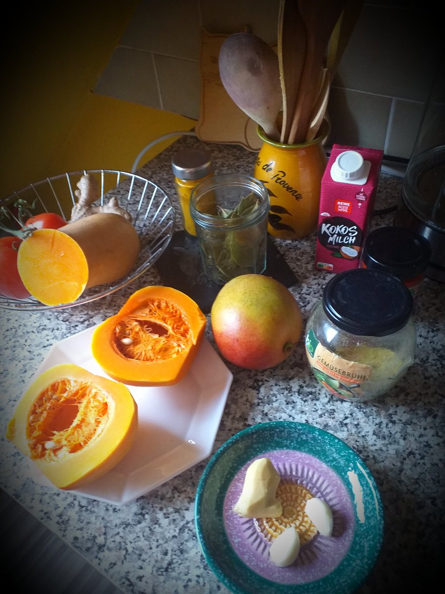 leonielionheart's tweet photo. Kürbissuppenstillleben. 👩🍳🎃🧡
#fuckingdelicious 🍲🥣 😋 https://t.co/DLK2msoz42