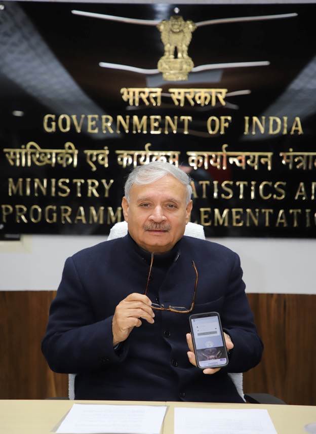 mopa_pib's tweet photo. Union Minister @Rao_InderjitS launches MPLADS e-SAKSHI Mobile Application for Revised Fund Flow Procedure under MPLAD Scheme 

Mobile app would offer convenience &amp; accessibility, allowing MPs to propose, track, &amp; oversee the projects at their fingertips

▶️https://t.co/FnB7vfC2gp https://t.co/kg1ITbi9r4