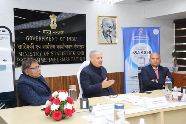 mopa_pib's tweet photo. Union Minister @Rao_InderjitS launches MPLADS e-SAKSHI Mobile Application for Revised Fund Flow Procedure under MPLAD Scheme 

Mobile app would offer convenience &amp; accessibility, allowing MPs to propose, track, &amp; oversee the projects at their fingertips

▶️https://t.co/FnB7vfC2gp https://t.co/kg1ITbi9r4