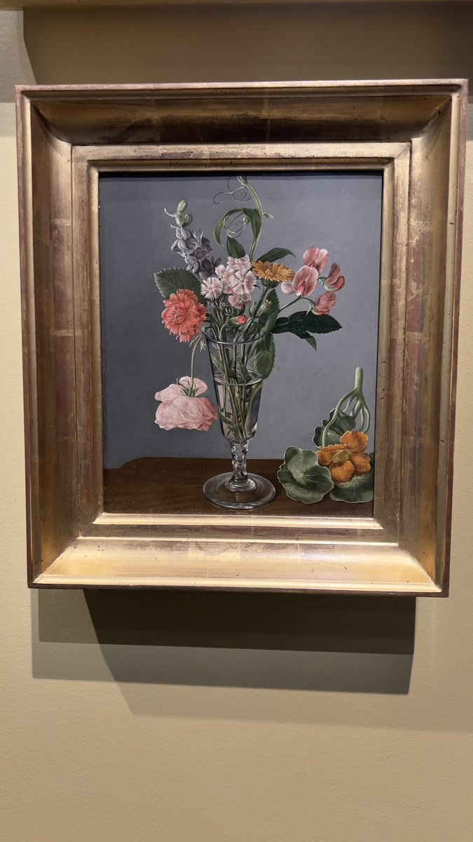 R_queen_v's tweet photo. Art admiring art💗 https://t.co/r9Nvt10YsD