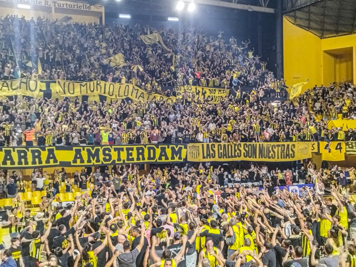 Solo el Club Atlético Peñarol te da estos fotones.