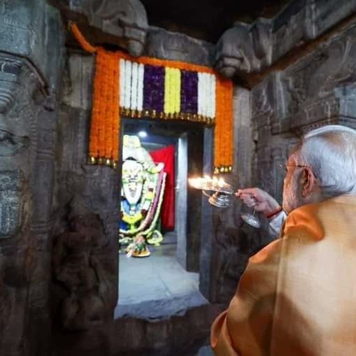 rajanikanthp22's tweet photo. #ఆంధ్రప్రదేశ్‌......

లేపాక్షిలోని వీరభద్ర దేవాలయంలో నరేంద్రుడు 🔥 https://t.co/IXKkMqVomJ