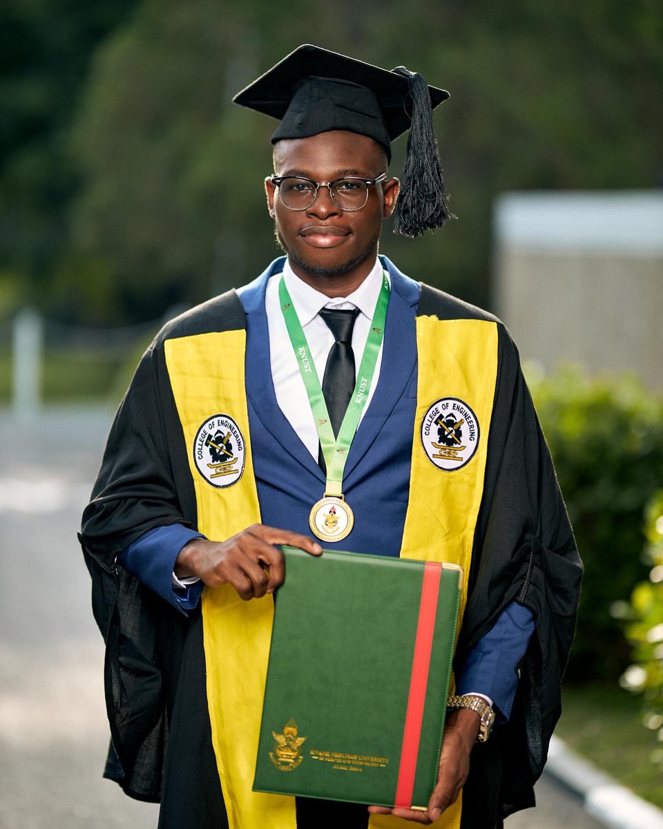 YawBrit_'s tweet photo. Graduation Portraits  by me 📸
_________________________

#graduation #canon #induction #ghana #photography #melanin #black #africa #portraitphotography #ghanaphotographer #Accra #kumasiphotographer #fashion #outdoor #photographersinaccra #photographersinghana #canon https://t.co/ci4YAlOwVN