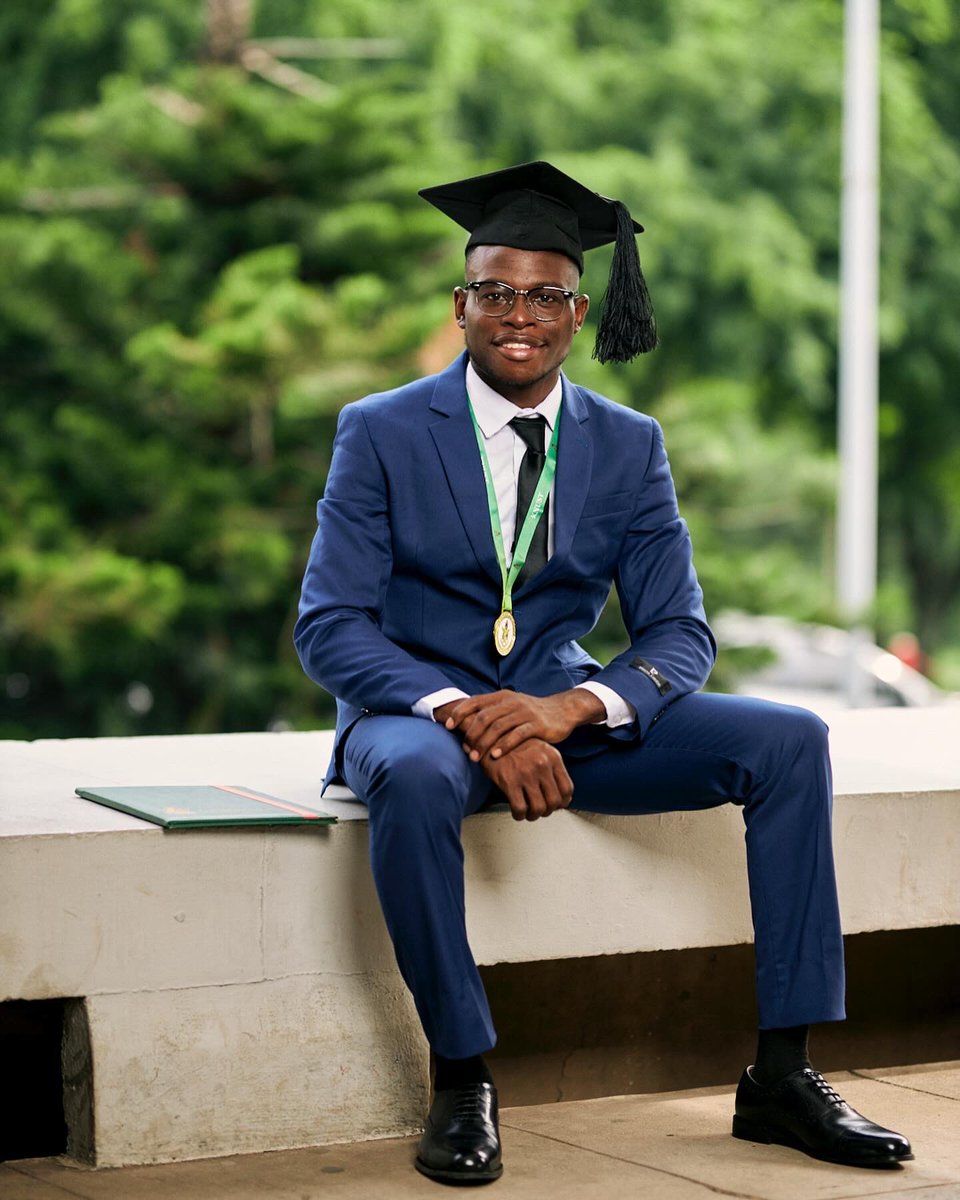 YawBrit_'s tweet photo. Graduation Portraits  by me 📸
_________________________

#graduation #canon #induction #ghana #photography #melanin #black #africa #portraitphotography #ghanaphotographer #Accra #kumasiphotographer #fashion #outdoor #photographersinaccra #photographersinghana #canon https://t.co/ci4YAlOwVN