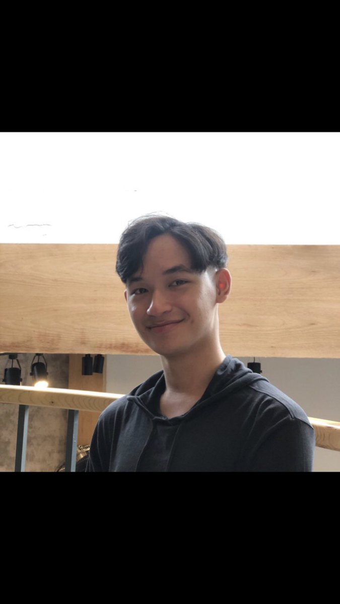 Vì anh là lính cứu hoả nên khi nhìn thấy em nóng bỏng,anh liền xịt nước ngay