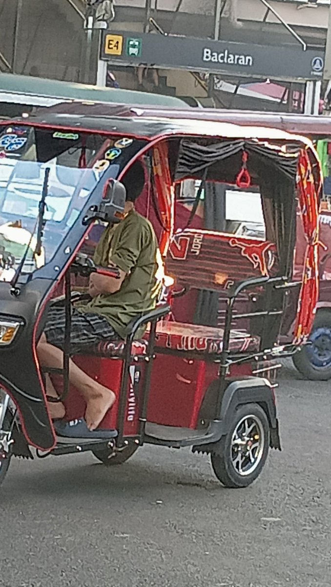jian15052's tweet photo. N saan @PasayPIO  ayaw huliin mga Bata driver @COOCLTO  action lagi makaka aksidente Po cla @PasayPolice  mga holdaper Po cla iba Jan mahal maningil ginto Wala action Ang @PasayPIO  s mga yan KC mga korap Yung pogo manhid Jan p kaya @dilgncr https://t.co/2fn4tlpJLs