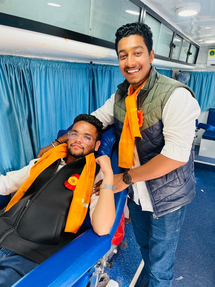ABVPMB's tweet image. अभाविप राजगढ़ जिले की नरसिंहगढ़ नगर इकाई द्वारा स्वामी विवेकानंद जी की 161वीं जयंती के उपलक्ष में #StudentsForSeva के माध्यम से ब्लड डोनेशन कैंप का आयोजन किया गया।
