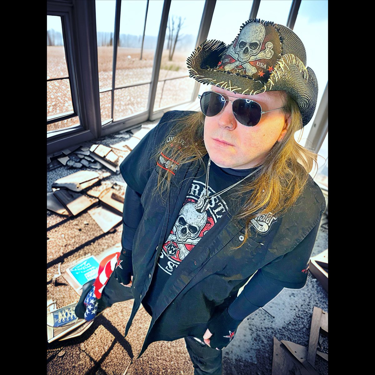 LionWithinMusic's tweet photo. Some new band photos for the upcoming year! New music • New Videos • New Shows all in the works! Who’s ready? Let’s GO! 🔥👊🔥
#thelionwithin #bandphotos #bandpics #rockband #bandshots #bandphotography #newband https://t.co/VBNzcph9IA