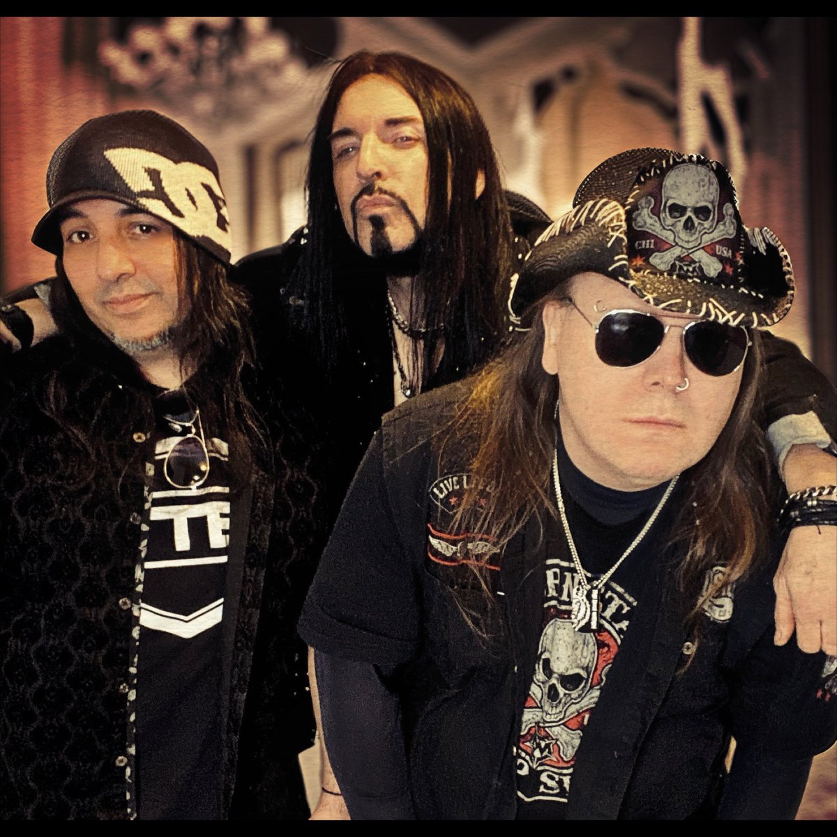 LionWithinMusic's tweet photo. Some new band photos for the upcoming year! New music • New Videos • New Shows all in the works! Who’s ready? Let’s GO! 🔥👊🔥
#thelionwithin #bandphotos #bandpics #rockband #bandshots #bandphotography #newband https://t.co/VBNzcph9IA