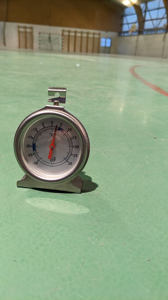 Au <a href="/BedelCollege/">Collège M Bedel</a>  les élèves toujours aussi dynamiques se préparent déjà activement au JO d'hiver de 2030 !
3 degrés dans le gymnase, mais les troupes démontrent encore leur engagement dans l'activité physique !