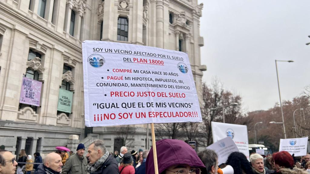 Perito_Grillo's tweet photo. @plan18000 @bcarabante @MADRID @AlmeidaPP_ @ComunidadMadrid @giraldeo @GrupoPPMadrid @IdiazAyuso @InmaSanzO @MarotoReyes @MasMadridCiudad @Ortega_Smith @PSOEMadridAyto Queremos una solución justa y definitiva para las miles de familias del #plan18000
Queremos comprar, no especular!
Trabajen para los ciudadanos, no al revés! https://t.co/UCVm5zZiBf