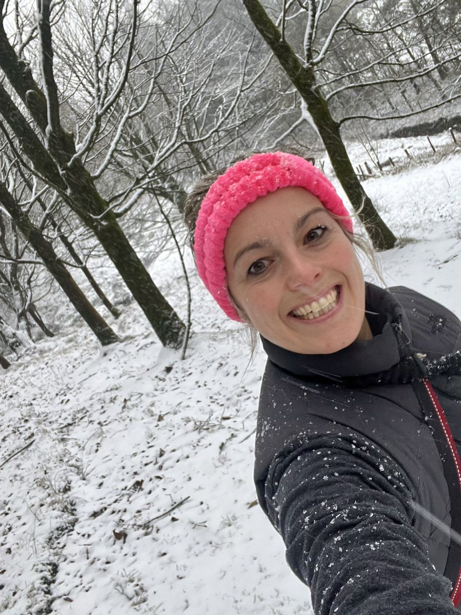 NicJRowley's tweet photo. Snow running with the Dober… ❄️ 

#PawsForThoughts #Doberman https://t.co/8vmddwE90I