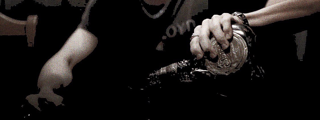 ⁣
⠀⠀เพียงปล่อยให้ความวิตกกังวล
     ไหลรินไปพร้อมรสของสุราเมรัย
⁣
⠀⠀⠀⠀