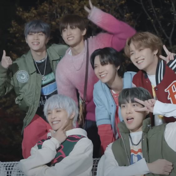 henderyavenue's tweet image. It has been five years of a rollercoaster journey with you, WayV! We are grateful for your hard work and for showing your passion to the world. Here's to more years with you 🥂💖
5 BLOOMING YEARS WITH WAYV
#WayV_5thAnniversary
#威神V出道五周年快乐
#HappyWayVDay