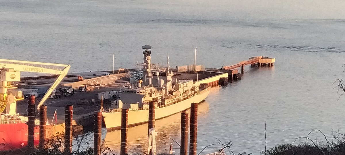 AytonJustyn's tweet photo. Boycott portland port 🇬🇧 Hms Northumberland 🇬🇧 in #portland on 16/1/24. A Type 23 Frigate. #Weymouth #dorset #Hms #HmsNorthumberland #Type23Frigate @HMSNORT #RoyalfleetAuxillary #shipslnpics #shipspotting #Navylookout #photography #Navy #Shipsphotography https://t.co/KTHdG9LiqF