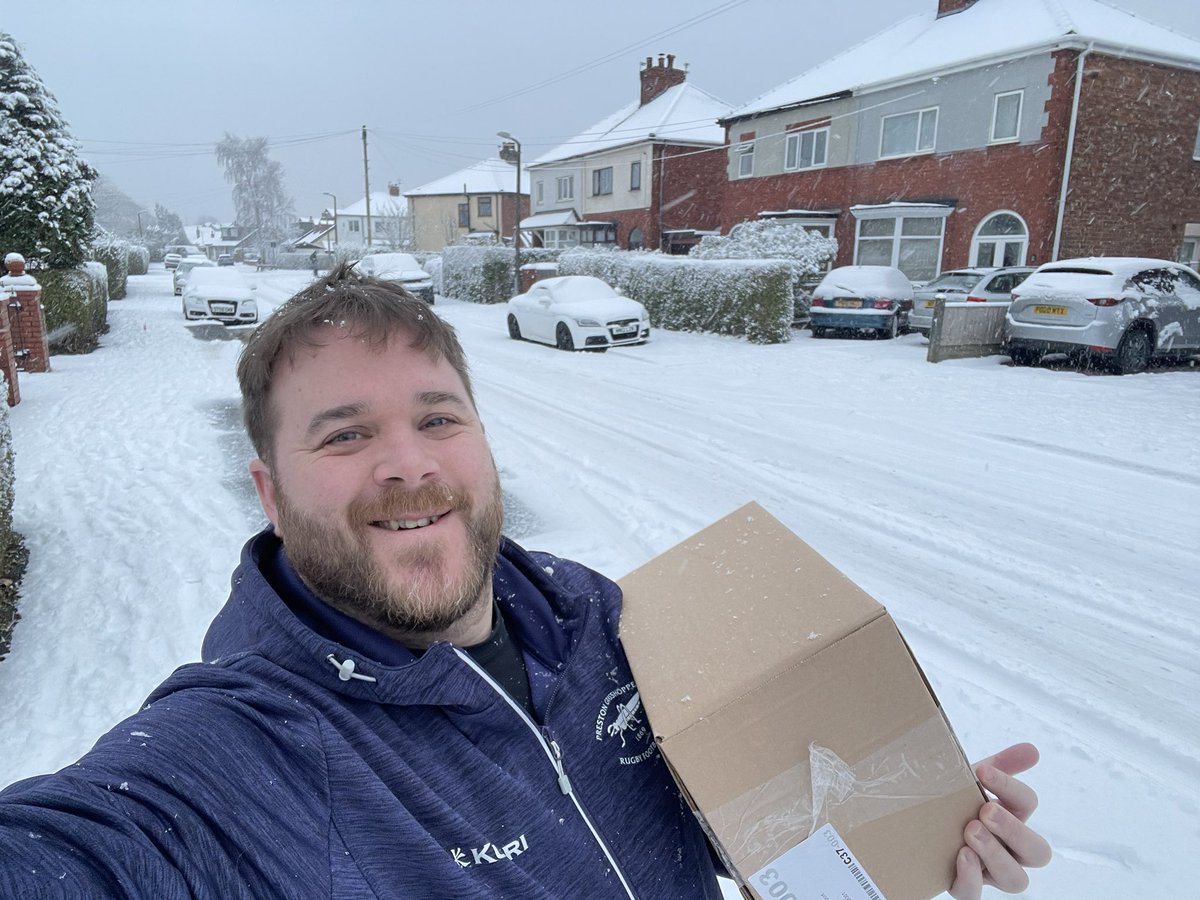 johnpotterLD's tweet image. Definitely a ‘sorting and designing leaflets’ 📇 kind of day…might have a day off delivering 📮 #wimp