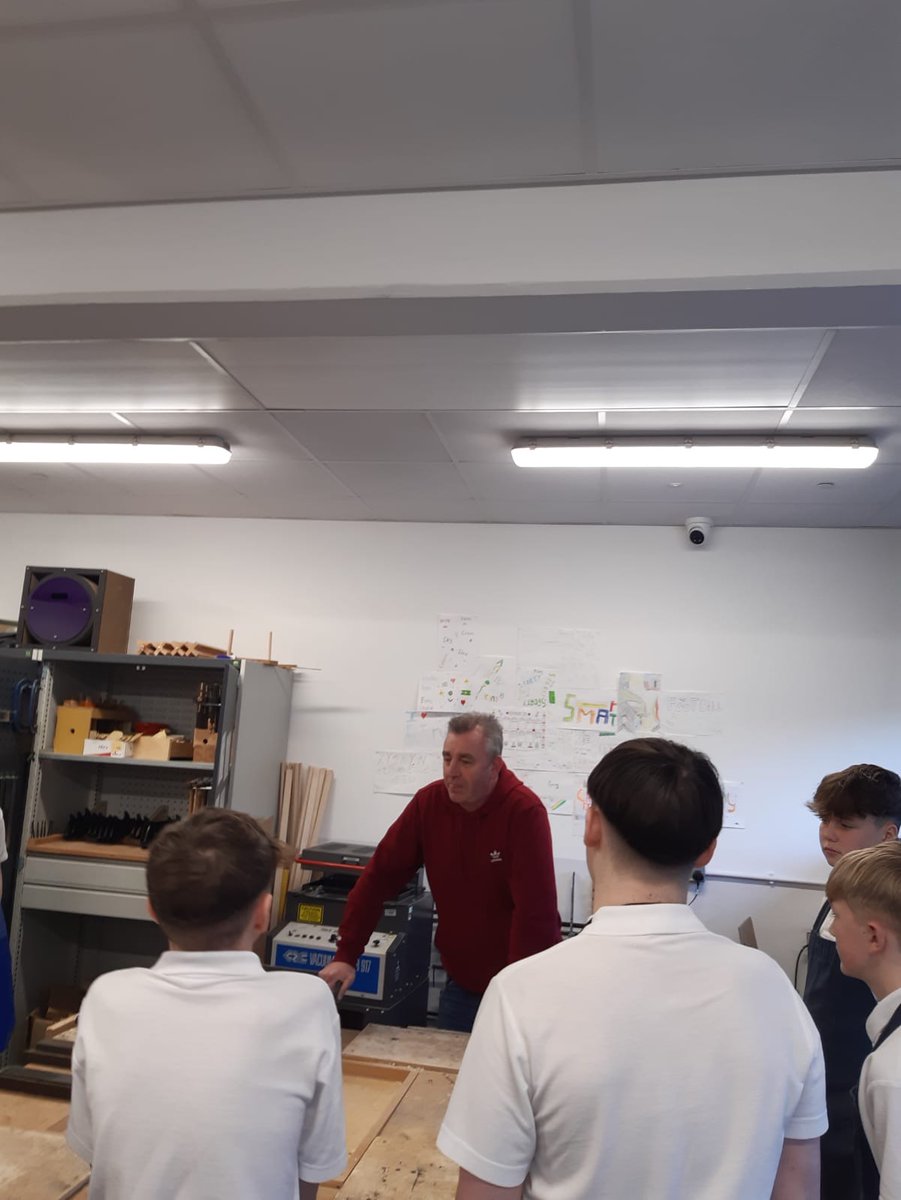 heidi_purnell5's tweet photo. Thanks to Lisa and Lee from @MerthyrVH for supporting Year 10 Design and Technology students at @AfontafHigh. Your job role advice and tips brought the subject to life. #Careers #inspiringlearners https://t.co/2AsVsHQ8bk