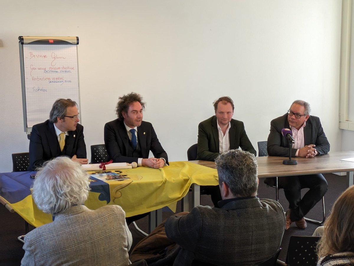 SjoerdWannet's tweet photo. Zutphen; geschiedenishoofdstad van Gelderland. 

Gister presenteerde wij samen met @MuseaZutphen en @riddersvangelre grootste plannen! 

Hoe Sjoerd Wannet prominent Gelders Museum naar Zutphen haalt: ‘Jongensdroom’ https://t.co/ce3J4Qu2fs https://t.co/xhNVR6GPGR
