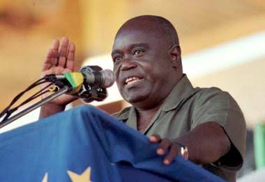 Bolafa2's tweet photo. Pour contrôle et surveiller les 2.345 millions Km2 de notre pays, il nous faut au minimum le un dixième de la population en militaires et policiers professionnels. Mzee #Laurent Désiré #Kabila https://t.co/i0C5VUqjzM