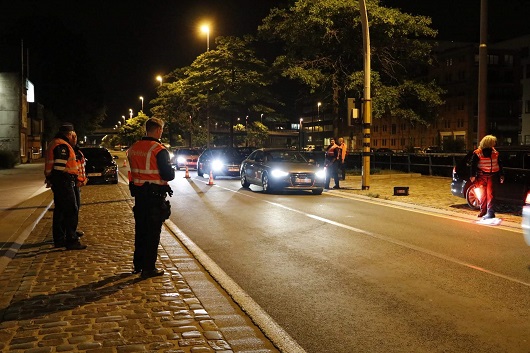 GentseFlikken's tweet image. Tijdens het voorbije "Weekend zonder Alcohol en Drugs achter het stuur" hebben de Gentse Flikken ferm gecontroleerd. In totaal passeerden 2.507 chauffeurs de verschillende controleposten. 99% blies 'Safe'. 
politie.be/5415/pers/week… 
 #altijdnabij #goforzero