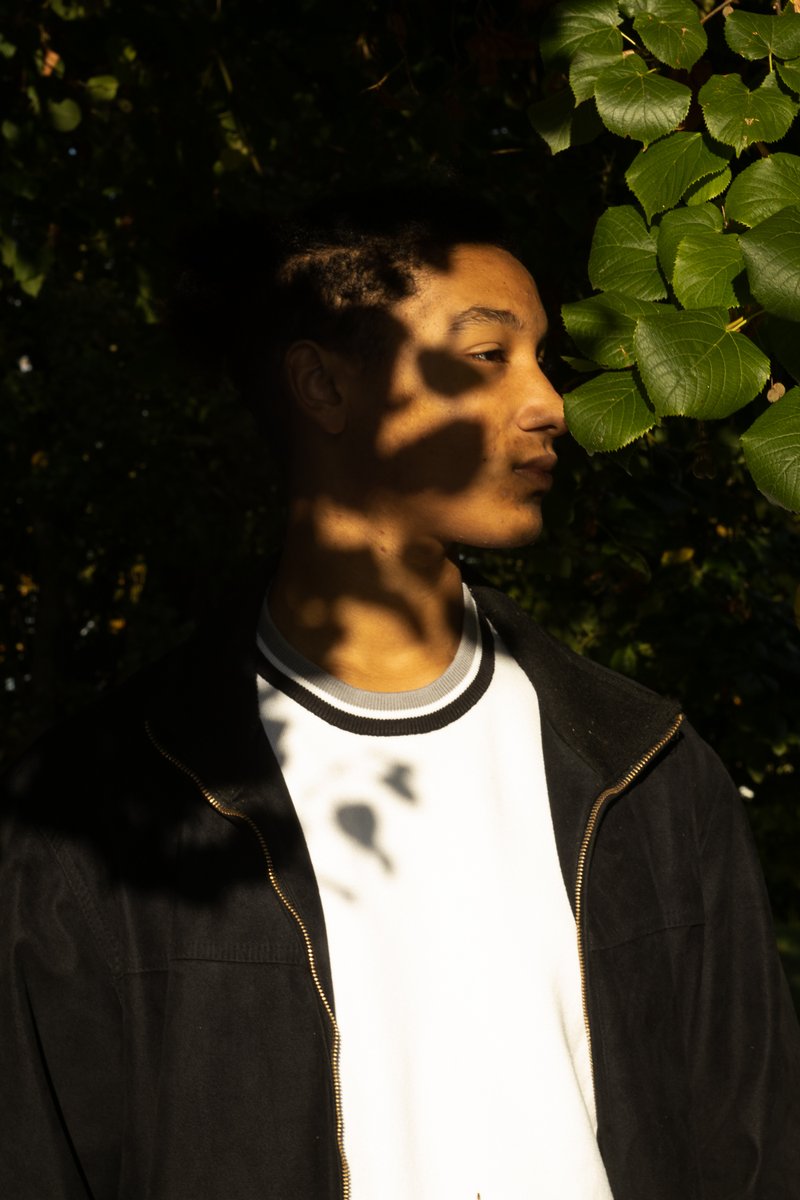 yreeghu's tweet photo. C'est vrai j'ai oublié de poster mon premier shooting photo ici   

"Fall"  

Il y a plus de photos sur mon Behance et Instagram 
https://t.co/5hQP4JoFMC https://t.co/Di2YBvCV07 https://t.co/m0MrROeOMu
