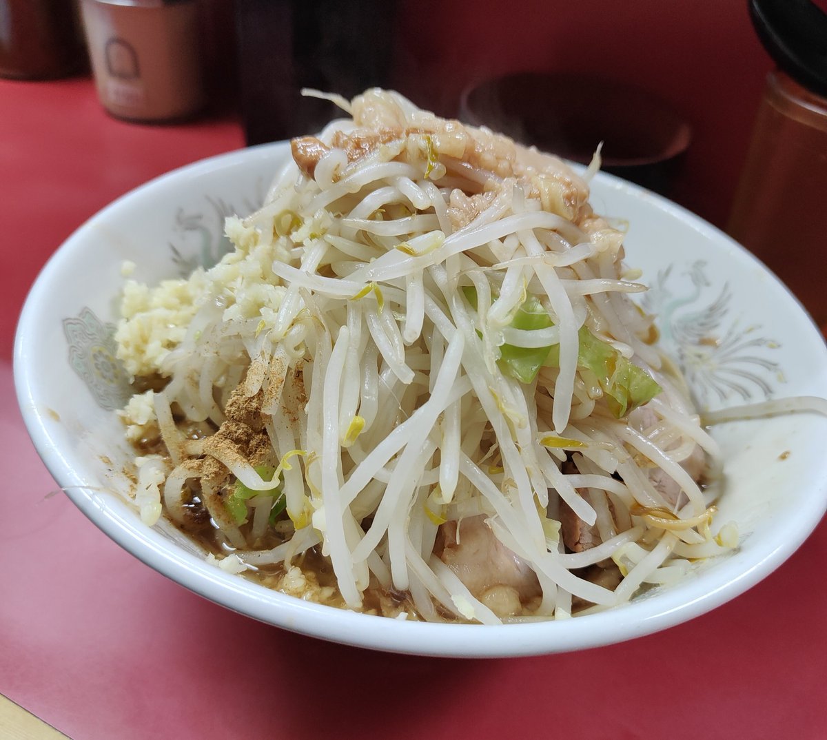 saksak2425's tweet photo. 二郎 環七一之江店

平日の1時過ぎても行列でした💦

久しぶりに食べたけどやっぱ美味いわ！

#二郎
#江戸川区
#ラーメン https://t.co/98QE5SEPtb