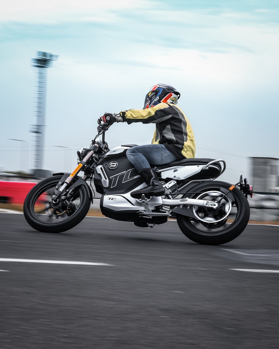 vmotosocouk's tweet image. With 125cc performance, and accessible as a learner legal model, the TC Max provides a 5Kw peak power capable of 60mph together with all the benefits and cost savings of being electric. 

vmoto.co.uk/bike/tc-max/ #Vmoto #TCMax