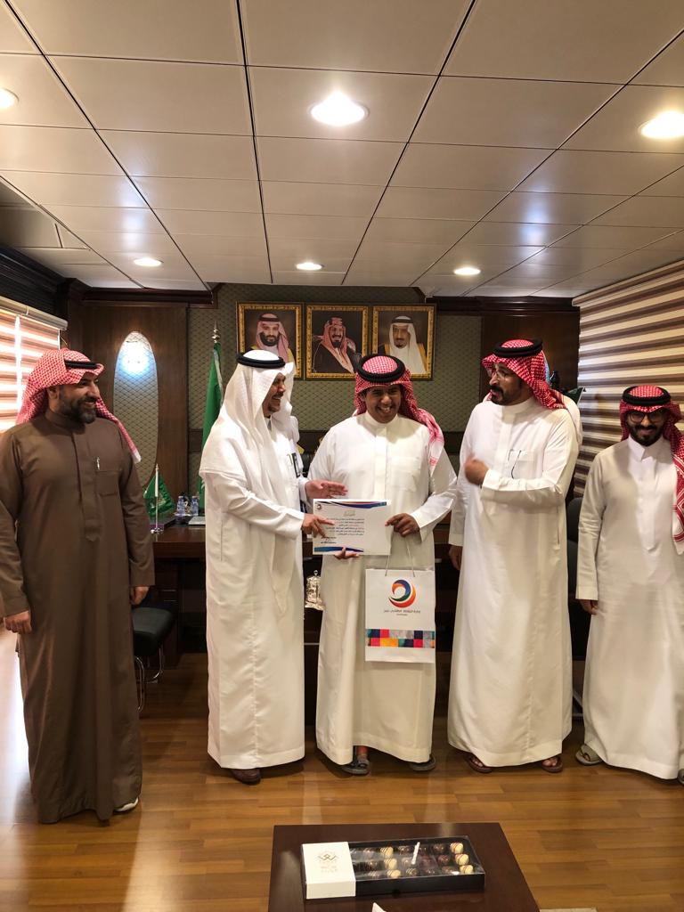 مدير عام #تعليم_الأحساء يكرم طلاب المعهد العلمي بالأحساء لفوزهم بالمركز الأول في المسابقات التالية على مستوى المحافظة
مسابقة القرآن الكريم ، ومسابقة السنة النبوية ومسابقة نزاهة .