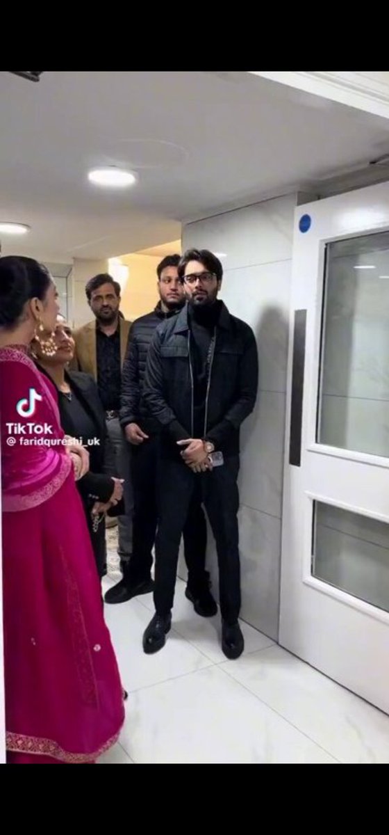 notbotheringu's tweet photo. Ayeza and Fahad mustafa content finally 🫶🌸🤌🫀
I want Shahid Afridi and Ayeza content too
Lalaaaaaa why you weren't on stage 😭🤧
#AyezaKhan #ShahidAfridi #FahadMustafa https://t.co/IWusi4yfMY