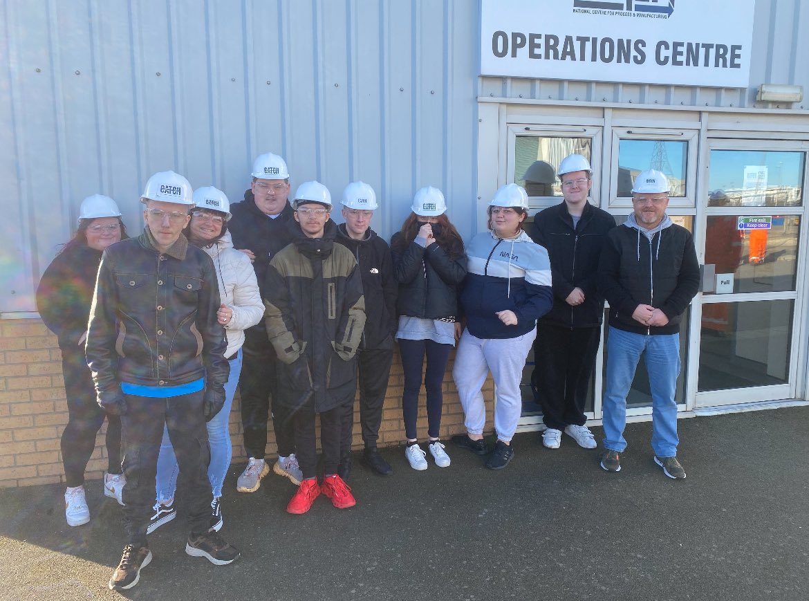 L4LGy's tweet photo. Yesterday our 16-19 year old learners had their first day of work experience!
They had a guided sight tour and learnt about how to work in the engineering sector! 👷♀️👷♂️
#Day1 #CATCH #WorkExperience #learning4Life https://t.co/f3RcCaXjWN