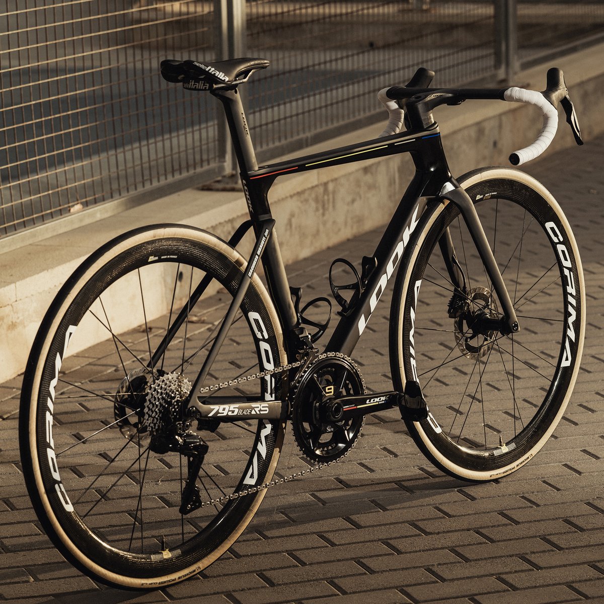 LOOK Cycle tweet media