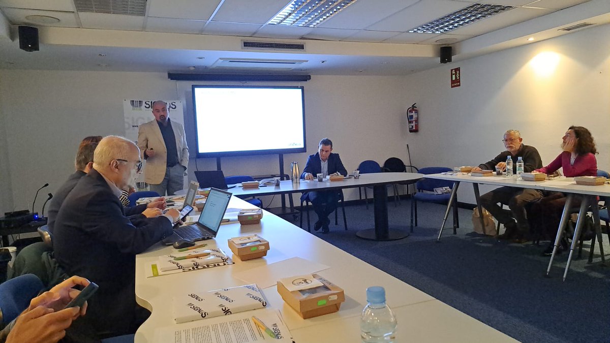 industriambient's tweet photo. #DesayunoSIGNUS IndustriAmbiente un año más está presente en el encuentro de #Signus para compartir los datos del pasado ejercicio y previsiones para 2024. SIGNUS señala que mantiene sus tarifas para 2024.

@signusecovalor @GabrelLeal @JulianMadruga
@isabelrivadulla https://t.co/dgzUwFP0OT