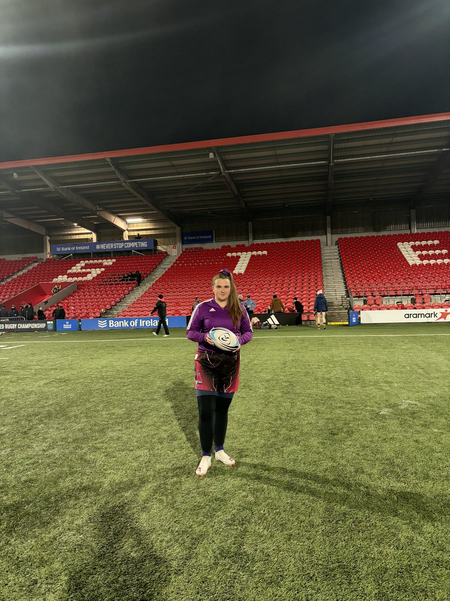 SaoirseMackin's tweet photo. Great to be back playing in Musgrave Park last night after missing the 2nd half of the Nov/Dec league due to injury. 

Cold night to return but definitely refreshing🥶😄🏉 

#NoWomanNoTry #TryWithPride https://t.co/N4XgOtXFPO