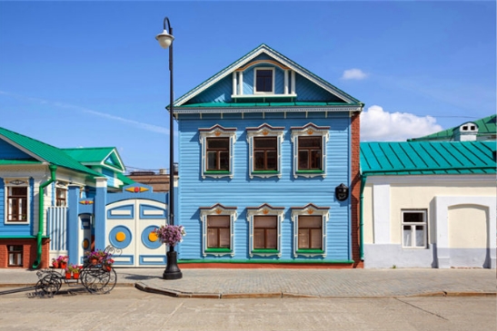 uatcnews's tweet photo. Step back in time and explore the historic Tatar settlement in Kazan, Russia. 🇷🇺Tatars are the second largest ethnic group in Russia. The streets here are adorned with colorful Islamic mosques, each telling a tale of historic and cultural splendour. #BornForAdventure https://t.co/LNvmJj3RdW