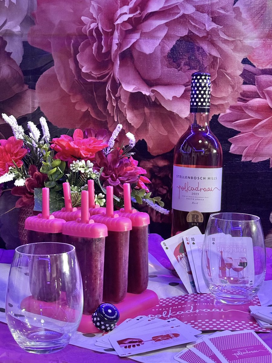 This summer, we're taking our love for Rosé with Stellenbosch Hills Polkadraai Rosé to a cooler level with our mouth-watering frozen rosé popsicles with summer berries. 

swirlandspice.wine/2024/01/16/tas…