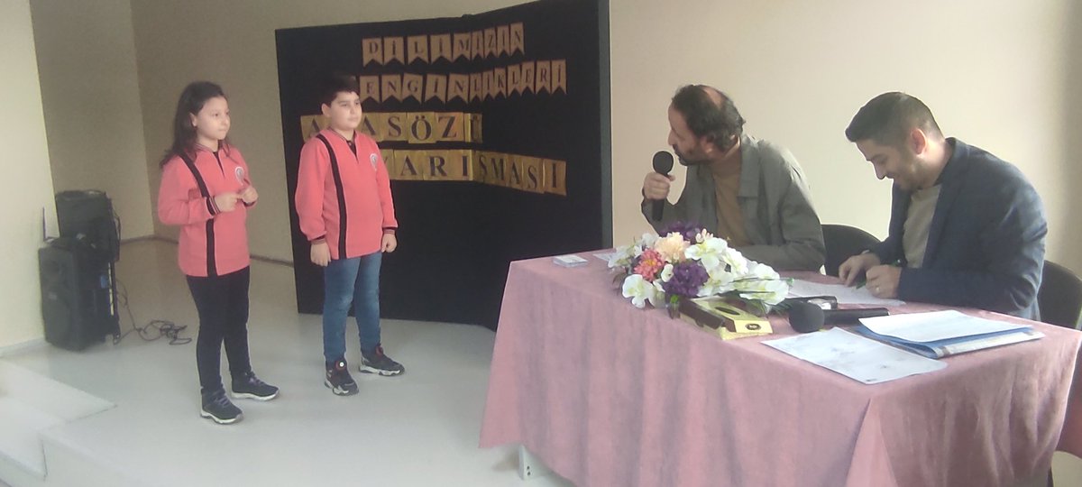 IlkokuluSeyh's tweet photo. Dilimizin Zenginlikleri projesi kapsamında Okulumuz 3-A Sınıfı öğrencileri Atasözü Yarışmasında yarıştı (Ayrıntı ikinci resimde).
#sivasvaliliği #sivasmem #sivashedefprojesi #sivashedef #sivasmirasprojesi #miras
@sivasvaliligi
@sivasmem
@valisimsek
@necatiyener_ https://t.co/hTg9Jz43LU
