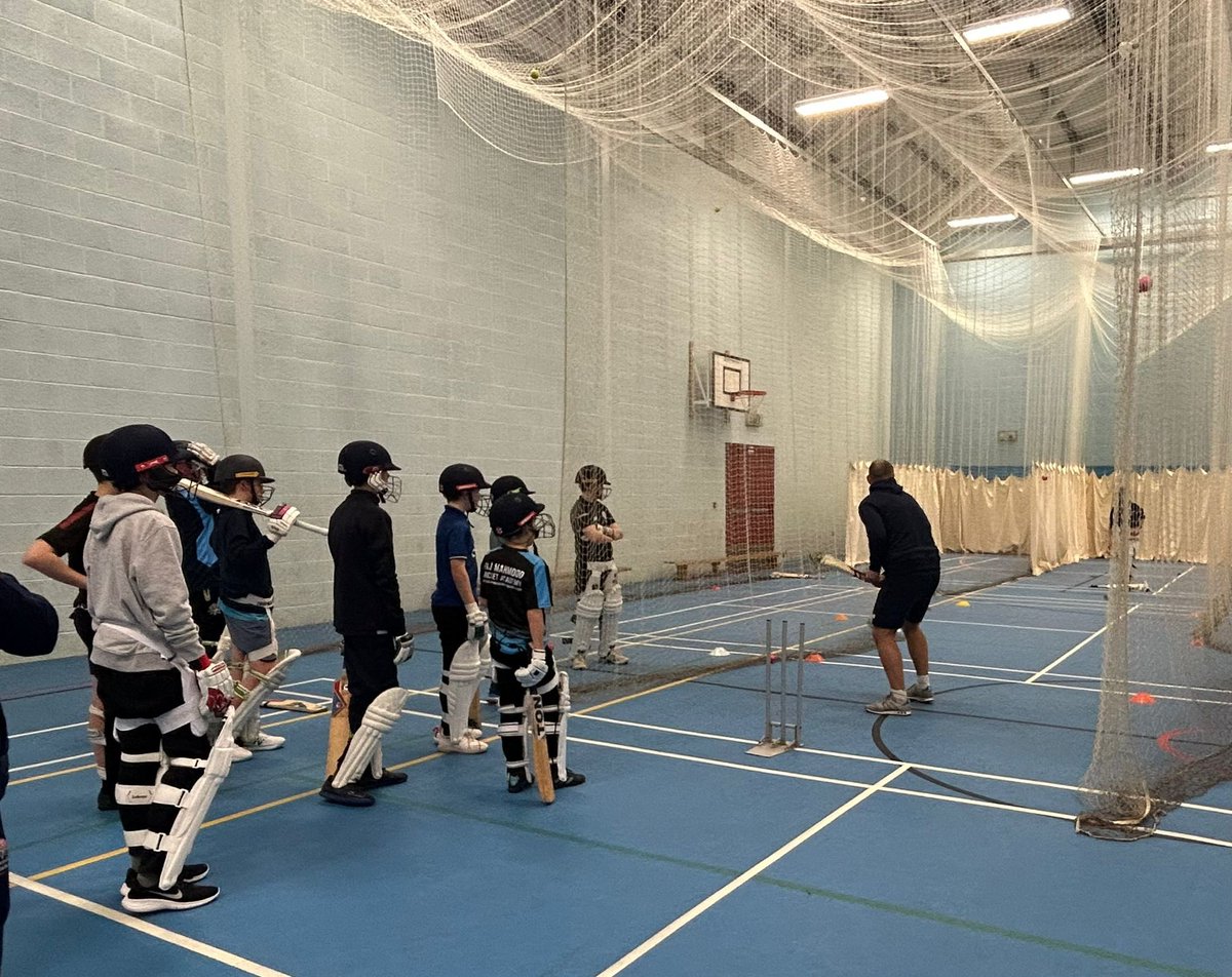 LancsCricketFDN's tweet photo. Elevating our game📈

 Joining forces with Chris Laker for a batting masterclass at @carnforthhigh yesterday🏏

Training fundamentals, spin tactics, and unleashing power hits! 

To sign up for future dates click here⬇️
https://t.co/zNyegyNQdl https://t.co/tNddtcgVx8