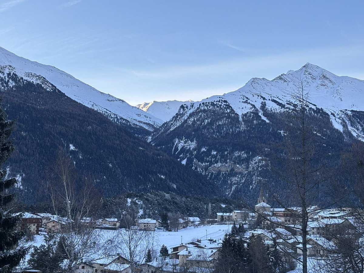 En place pour les 14èmes Journées Jean Chevaugeon (Rencontres de Phytopathologie-Mycologie) à Aussois. Le premier jour commence bien, avec le soleil 😍