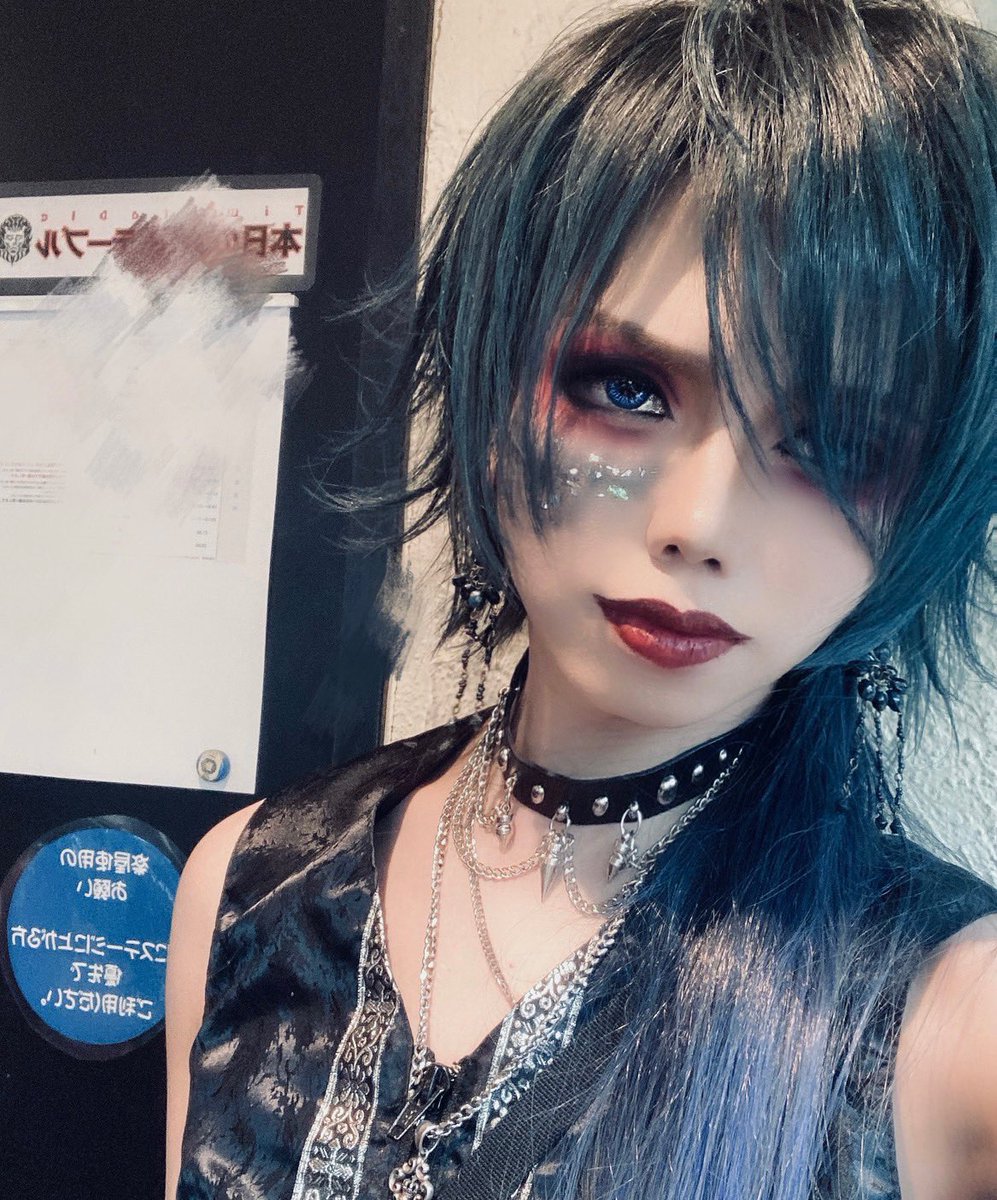 gt_akashi_riku's tweet photo. 明日は巣鴨獅子王レコ発
無料ワンマンです

ルインフィア史上1番ハードなセトリ
お前らの全力を見せてくれ🔥🔥🔥

とはいえ暴れるだけがライブの形ではないからね
一体感はもちろん大事だけど各々の楽しみ方で楽しんで欲しい
疲れたら無理せず休憩してね

待ってます https://t.co/8qNdynRZpL