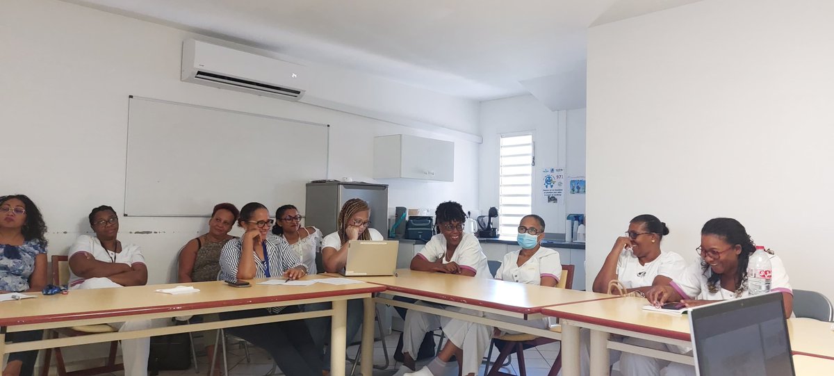 dap971's tweet photo. La Direction de la Retraite et des Données Sociales et le Service Action Sociale Vieillesse de la CGSS de Guadeloupe et de Saint-Martin ont informé les salariés de la @cliniquelaviolette sur la #retraite et les aides disponibles.

#accompagnement #cgss971 #prévention #guadeloupe https://t.co/13OLkYnxth