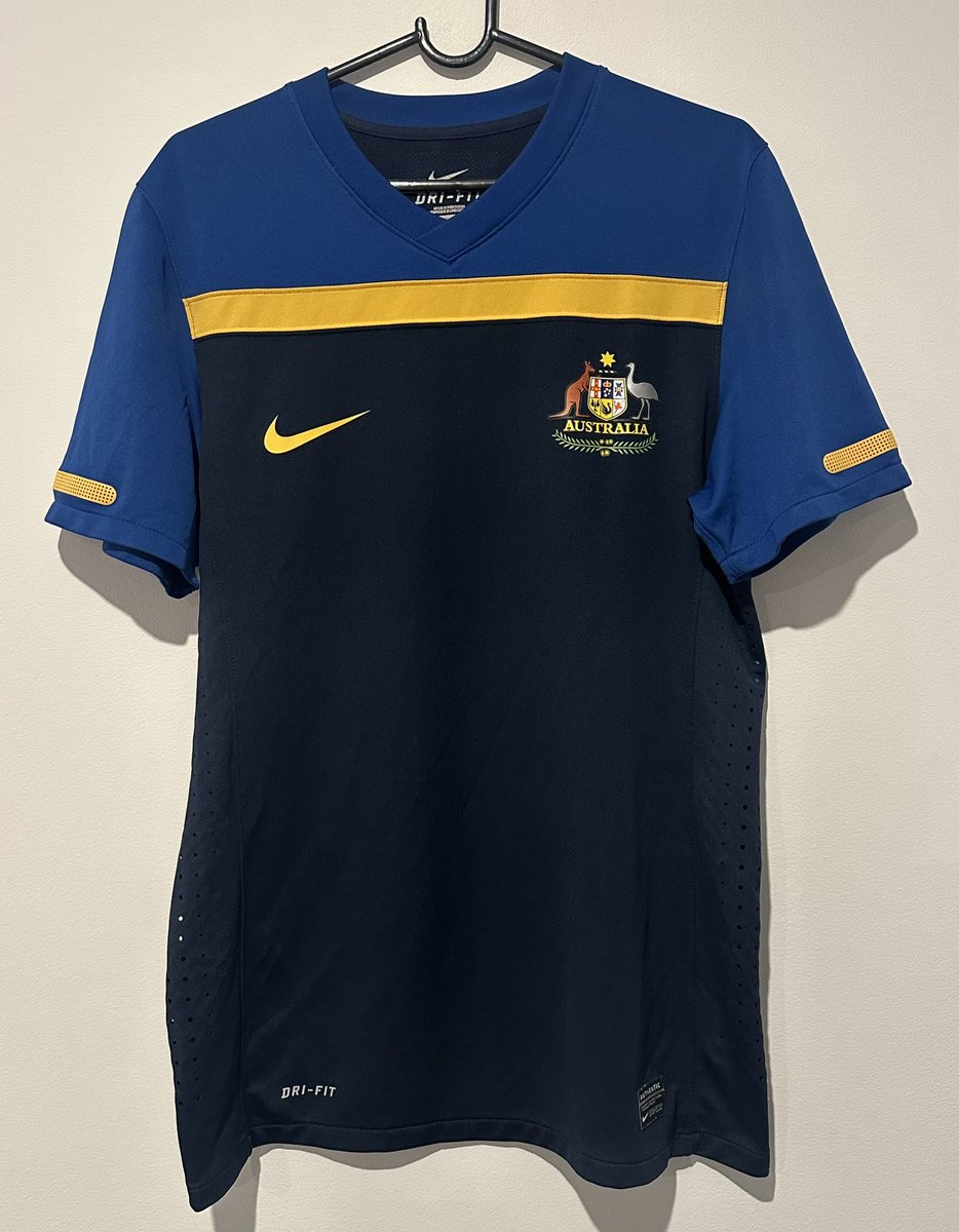 classickitroom's tweet photo. Player Issue Socceroos 2010 Away Shirt
Size Medium
10/10 condition
$300 shipped https://t.co/lTMZqTgDTa