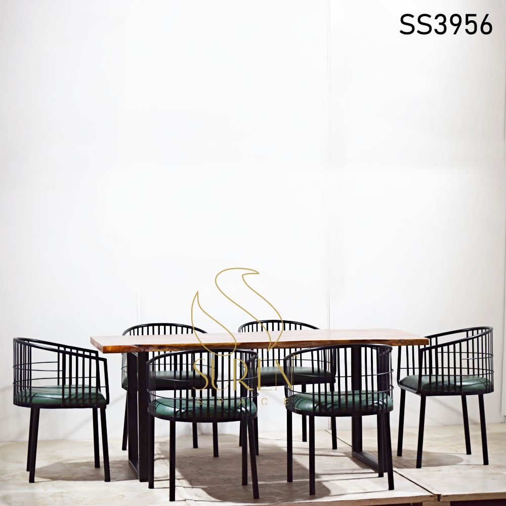 For Semi outdoor space

#industrialfurniture #hospitalityfurniture #restaurantfurniture