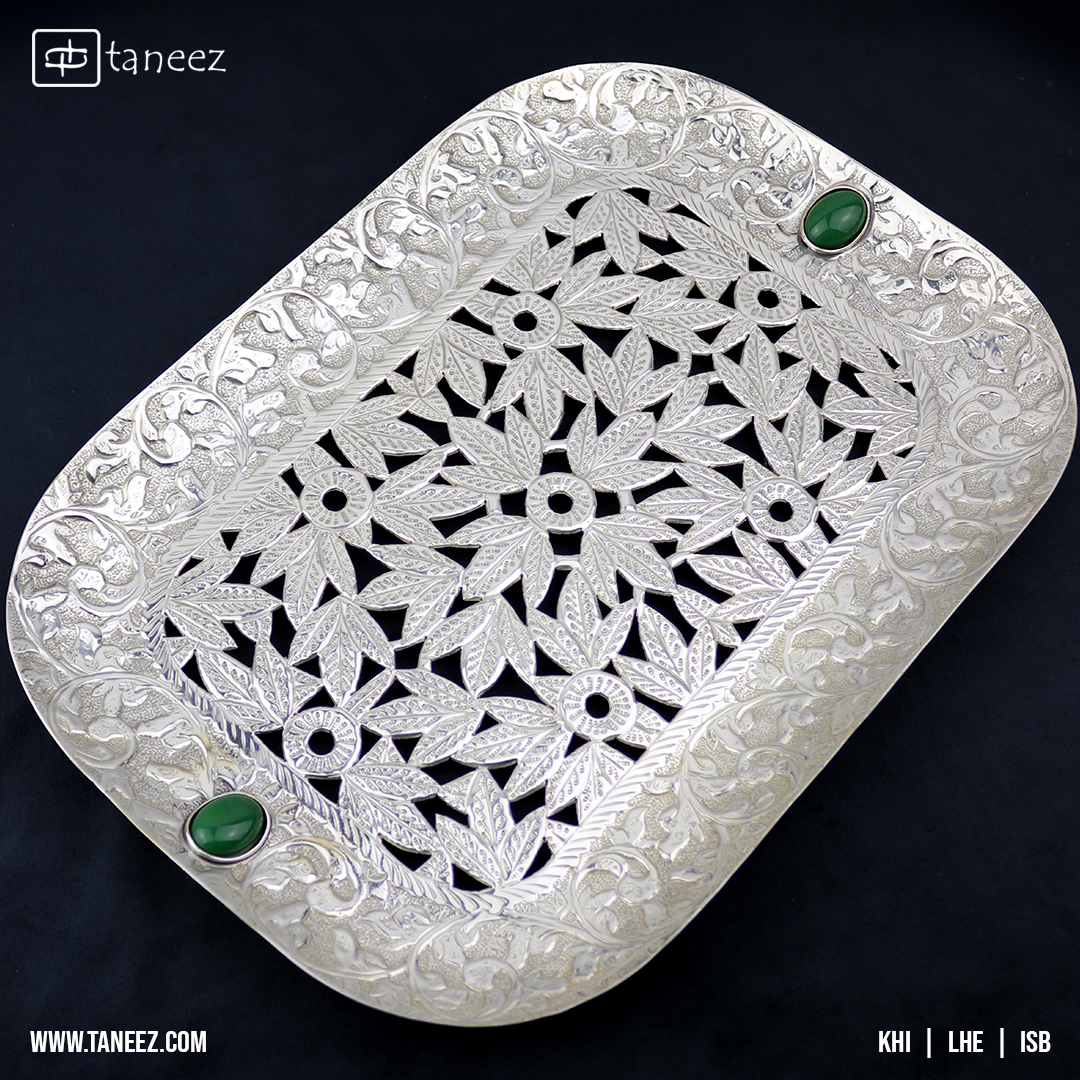 Taneez5's tweet photo. Every piece in our timeless collection is meticulously crafted with love. Explore the enduring beauty and artistry that defines our 'Crafted with Love' pieces. 📷📷
.
.
.
.
#taneez #CraftedWithLove #TimelessElegance
#madebyhand #madeinpakistan #artisanal #handcrafted https://t.co/Pgj10ojH8k