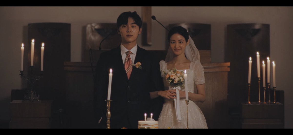 Ly_terallyHobi's tweet photo. who hurt leehi why is every mv of hers so painful and beautiful and heartwrenching https://t.co/QdY1nA1hBu
