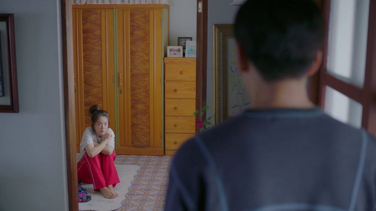 wanderlustxk's tweet photo. exact awkwardness and tension that i expects from this trope
#WelcomeToSamdalriEp3 #jichangwook #ShinHaeSun https://t.co/LXTssamIit