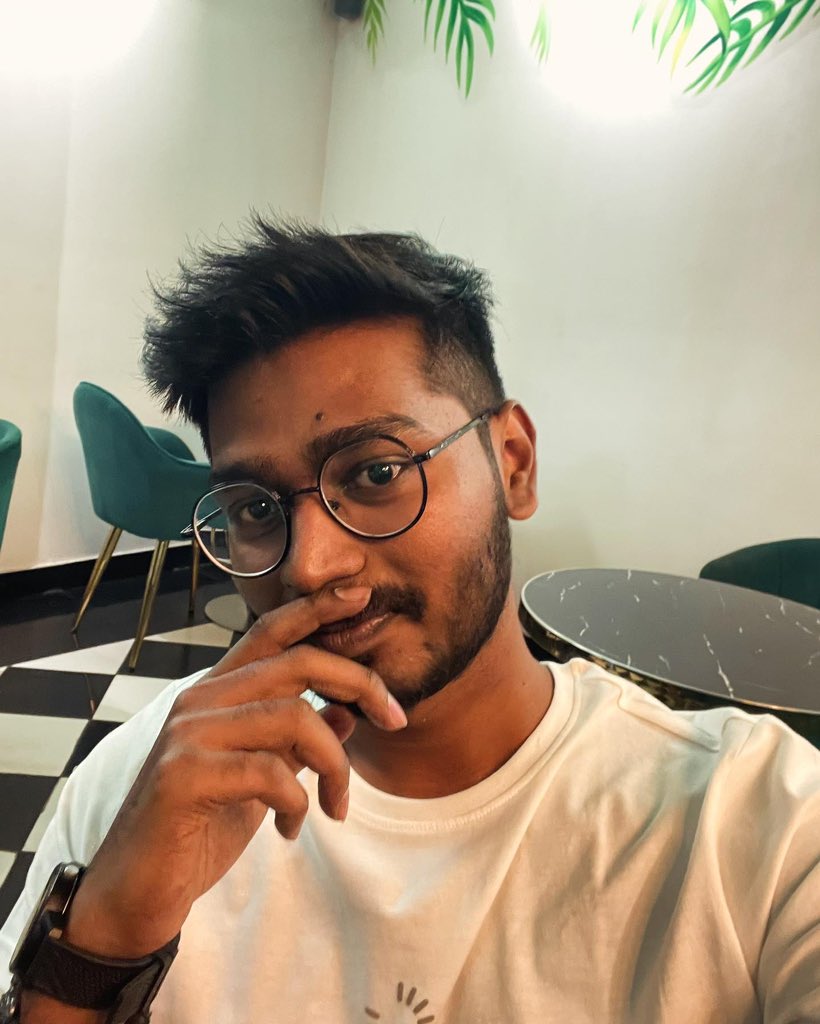RajVLewis1's tweet photo. Pov you are in a date with me…😍 https://t.co/EDY6I3fEUN